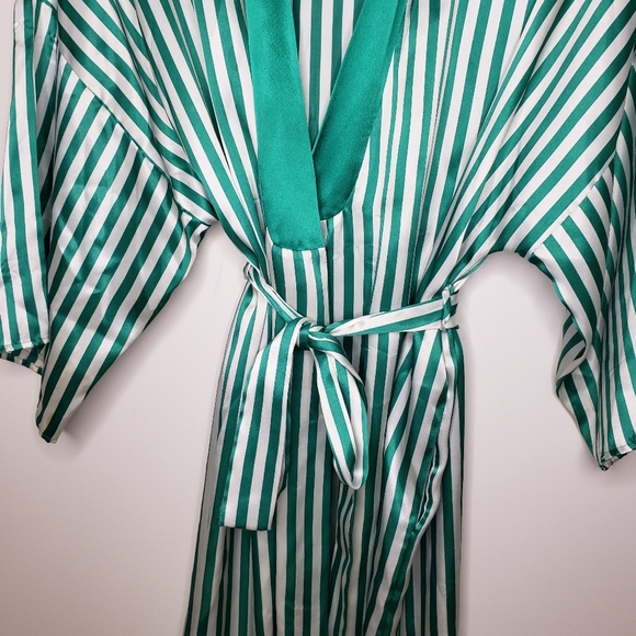 Linda for Eatons Satin Two Piece Sleep Set Nightgown & Housecoat Vintage - Picture 10 of 13